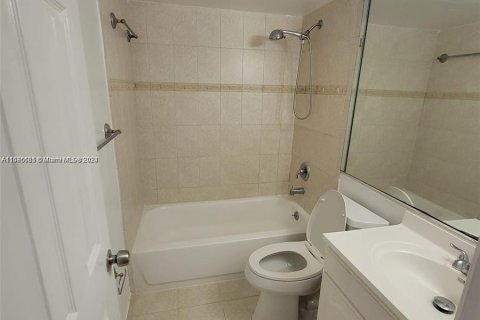 Condo in Miami, Florida, 2 bedrooms  № 1145660 - photo 30