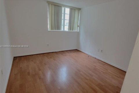 Copropriété à vendre à Miami, Floride: 2 chambres, 96.25 m2 № 1145660 - photo 21