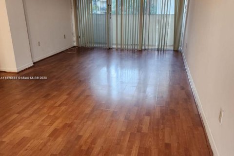 Copropriété à vendre à Miami, Floride: 2 chambres, 96.25 m2 № 1145660 - photo 13