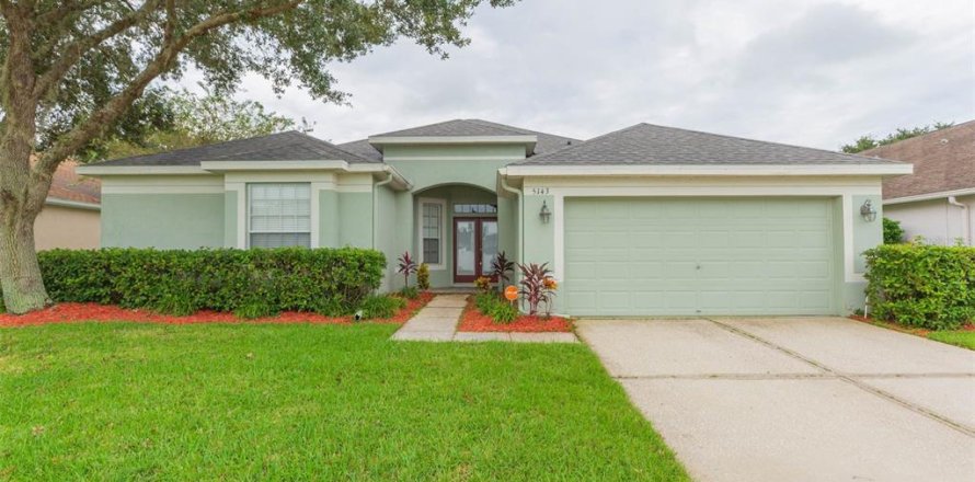 House in Wesley Chapel, Florida 4 bedrooms, 203.73 sq.m. № 1389052