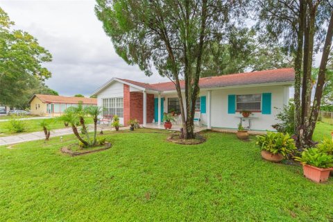 Villa ou maison à vendre à Tampa, Floride: 4 chambres, 179.3 m2 № 1389082 - photo 2