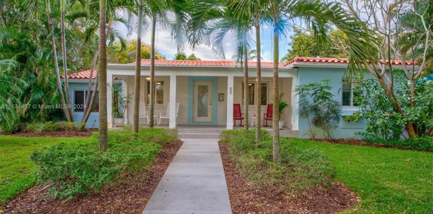 Villa ou maison à Miami Shores, Floride 3 chambres, 183.48 m2 № 1006734