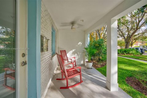 Villa ou maison à vendre à Miami Shores, Floride: 3 chambres, 183.48 m2 № 1006734 - photo 5