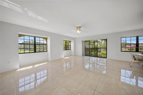 Copropriété à vendre à Punta Gorda, Floride: 2 chambres, 116.87 m2 № 1263272 - photo 3