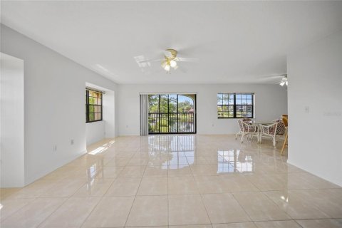 Copropriété à vendre à Punta Gorda, Floride: 2 chambres, 116.87 m2 № 1263272 - photo 4