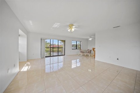 Copropriété à vendre à Punta Gorda, Floride: 2 chambres, 116.87 m2 № 1263272 - photo 5