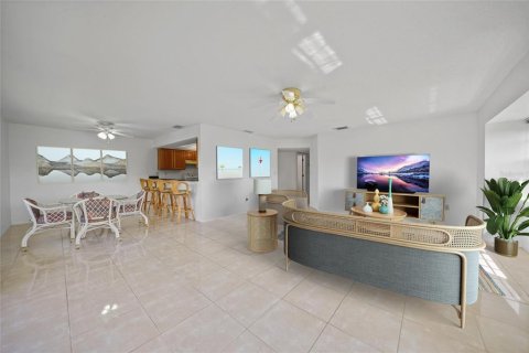 Copropriété à vendre à Punta Gorda, Floride: 2 chambres, 116.87 m2 № 1263272 - photo 6