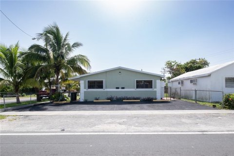 Duplex in Dania Beach, Florida 4 bedrooms, 203.64 sq.m. № 1288430 - photo 2