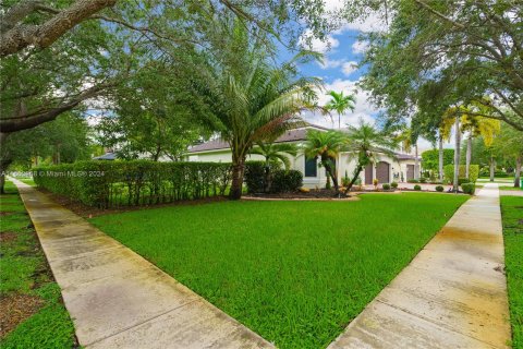 Villa ou maison à louer à Miramar, Floride: 5 chambres, 264.21 m2 № 1348794 - photo 7