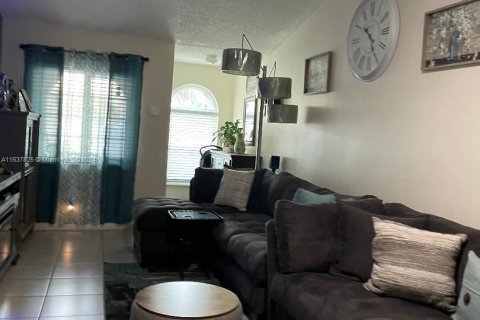 Touwnhouse à vendre à Margate, Floride: 3 chambres, 136.01 m2 № 1348797 - photo 6