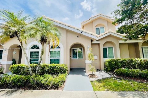 Adosado en venta en Margate, Florida, 3 dormitorios, 136.01 m2 № 1348797 - foto 2