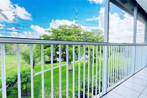 Copropriété à vendre à Pembroke Pines, Floride: 2 chambres, 96.99 m2 № 1270474 - photo 12