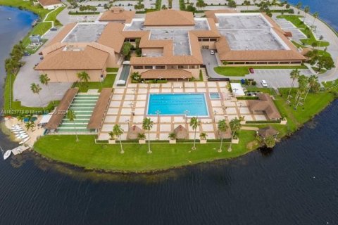 Copropriété à vendre à Pembroke Pines, Floride: 2 chambres, 96.99 m2 № 1270474 - photo 22