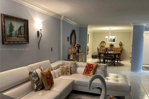 Condo in Hollywood, Florida, 2 bedrooms  № 1270520 - photo 11