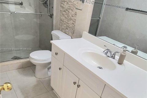 Copropriété à vendre à Hallandale Beach, Floride: 2 chambres, 128.21 m2 № 1292326 - photo 7