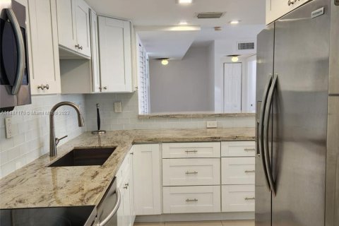 Condominio en venta en Coral Gables, Florida, 2 dormitorios, 94.67 m2 № 862387 - foto 6