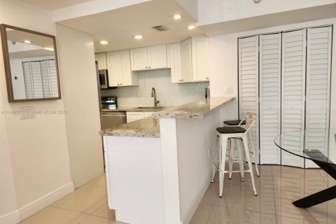 Condominio en venta en Coral Gables, Florida, 2 dormitorios, 94.67 m2 № 862387 - foto 9