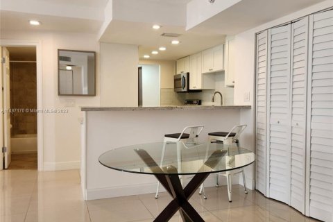 Condominio en venta en Coral Gables, Florida, 2 dormitorios, 94.67 m2 № 862387 - foto 12