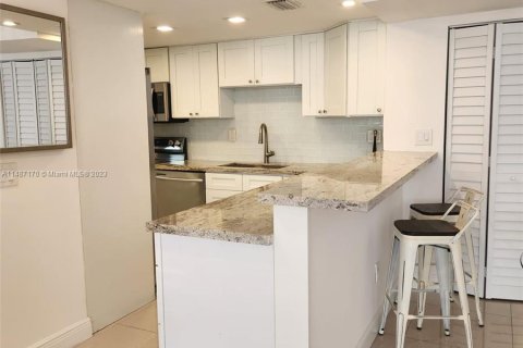 Condominio en venta en Coral Gables, Florida, 2 dormitorios, 94.67 m2 № 862387 - foto 10