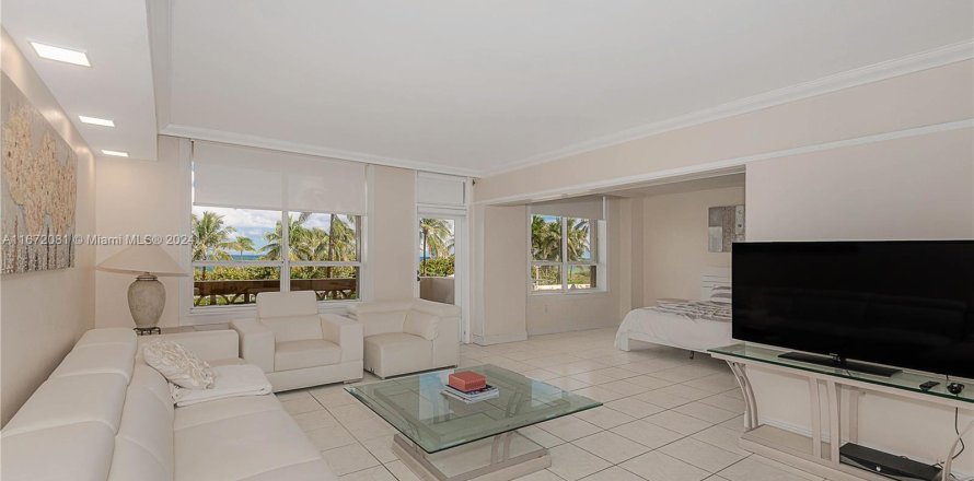 Apartment in Bal Harbour, Florida 2 bedrooms, 125.98 sq.m. № 1394290