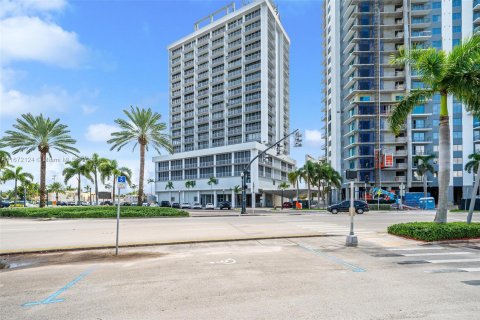 Copropriété à vendre à Hollywood, Floride: 44.04 m2 № 1394330 - photo 1