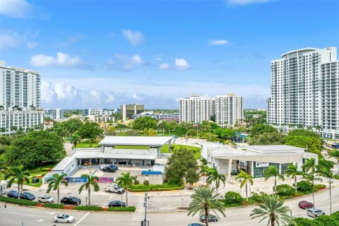 Studio in the Condo in Hollywood, Florida  № 1394330 - photo 4