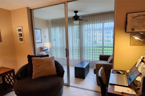 Condo in Sunrise, Florida, 2 bedrooms  № 1175206 - photo 27