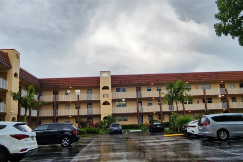 Copropriété à vendre à Sunrise, Floride: 2 chambres, 78.97 m2 № 1175206 - photo 4