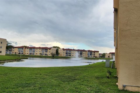 Copropriété à vendre à Sunrise, Floride: 2 chambres, 78.97 m2 № 1175206 - photo 3