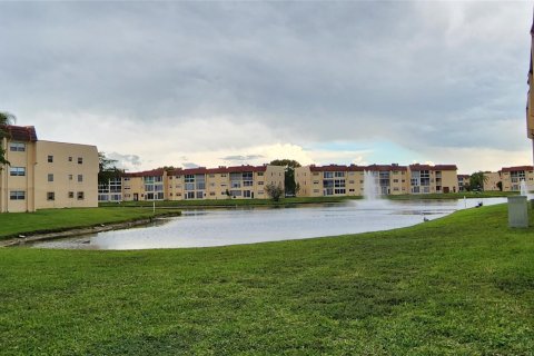 Copropriété à vendre à Sunrise, Floride: 2 chambres, 78.97 m2 № 1175206 - photo 1