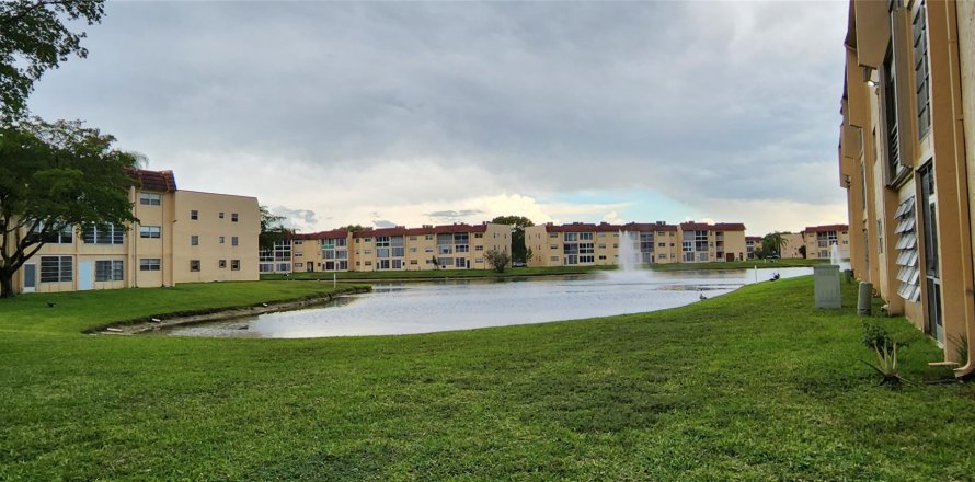 Condo in Sunrise, Florida, 2 bedrooms  № 1175206