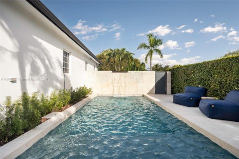 House in Miami, Florida 6 bedrooms, 260.13 sq.m. № 1424002 - photo 29