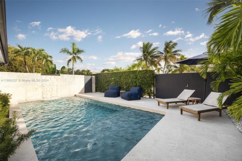 House in Miami, Florida 6 bedrooms, 260.13 sq.m. № 1424002 - photo 28