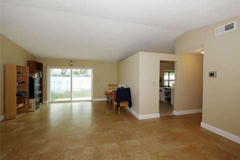 House in Davie, Florida 3 bedrooms, 142.33 sq.m. № 1094005 - photo 17