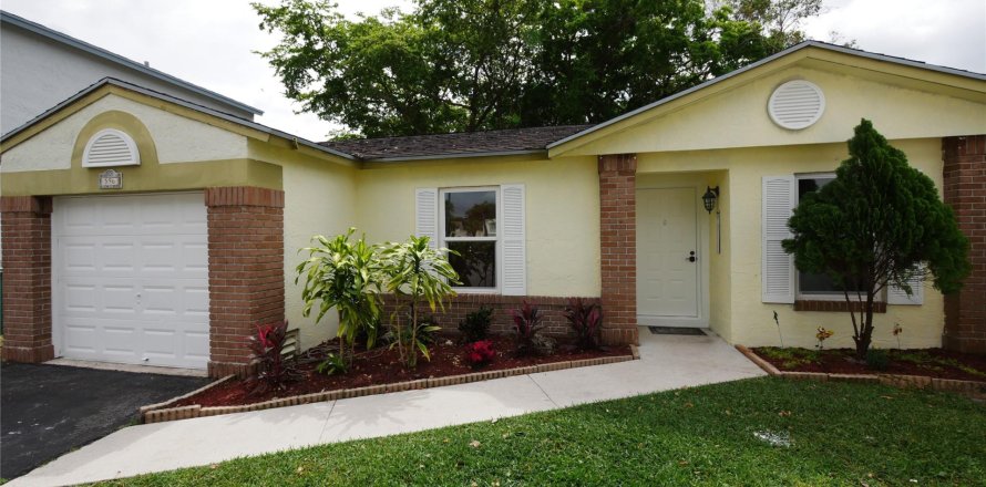 Villa ou maison à Davie, Floride 3 chambres, 142.33 m2 № 1094005