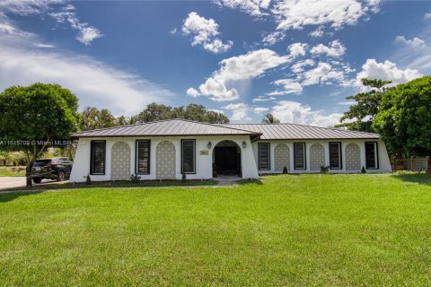 House in Davie, Florida 4 bedrooms, 221.29 sq.m. № 1238231 - photo 29