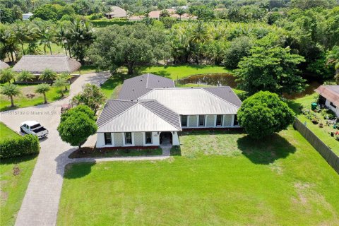 Villa ou maison à vendre à Davie, Floride: 4 chambres, 221.29 m2 № 1238231 - photo 3