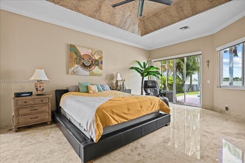 House in Miramar, Florida 5 bedrooms, 333.61 sq.m. № 1081305 - photo 12