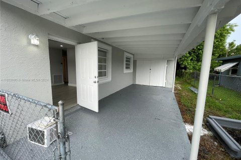 Casa en venta en Sunrise, Florida, 3 dormitorios, 133.31 m2 № 1289144 - foto 3