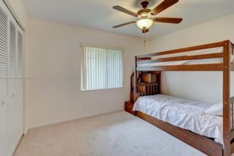 Купить виллу или дом в Корал-Спрингс, Флорида 4 спальни, 239.41м2, № 1000410 - фото 9