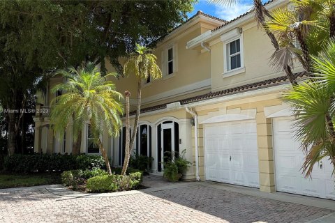 House in Aventura, Florida 4 bedrooms, 297.29 sq.m. № 746858 - photo 3