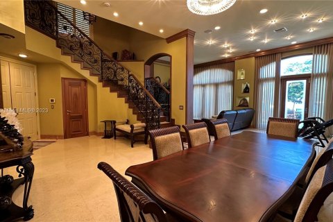 Villa ou maison à vendre à Aventura, Floride: 4 chambres, 297.29 m2 № 746858 - photo 10