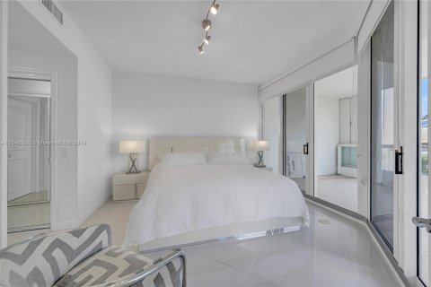 Condo in Aventura, Florida, 1 bedroom  № 1333435 - photo 4