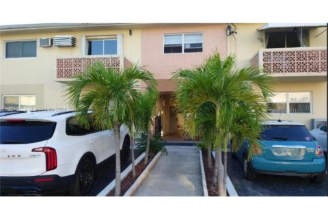 Copropriété à vendre à North Miami, Floride: 1 chambre № 1333433 - photo 1