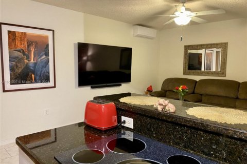 Copropriété à vendre à North Miami, Floride: 1 chambre № 1333433 - photo 8