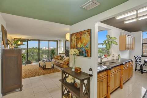 Condominio en venta en North Miami, Florida, 2 dormitorios, 117.06 m2 № 1333436 - foto 4