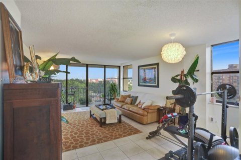 Condominio en venta en North Miami, Florida, 2 dormitorios, 117.06 m2 № 1333436 - foto 5