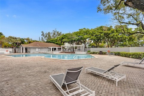 Copropriété à vendre à North Miami, Floride: 2 chambres, 117.06 m2 № 1333436 - photo 17