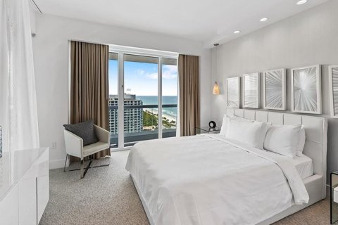 Apartment in OCEAN RESORT RESIDENCES in Fort Lauderdale, Florida 3 bedrooms, 159 sq.m. № 32586 - photo 3