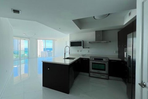 Condominio en venta en Sunny Isles Beach, Florida, 3 dormitorios, 134.43 m2 № 1161912 - foto 9